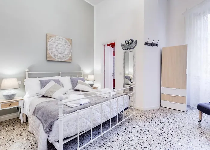 Monti Luxury Casa de hóspedes